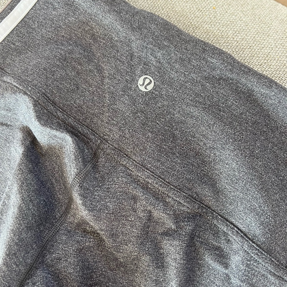 Lululemon 25” leggings grey with stripes on leg
